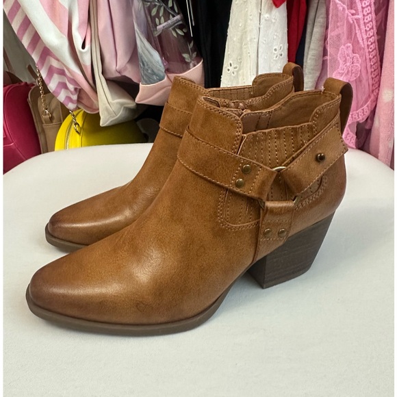 Frye and Co. Saddle Tan Ankle Boot Size 6 - Picture 2 of 9